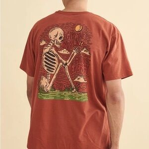 Thrift Shop Exchange Men's Good Energy Skeleton Rust Graphic Tee Medium